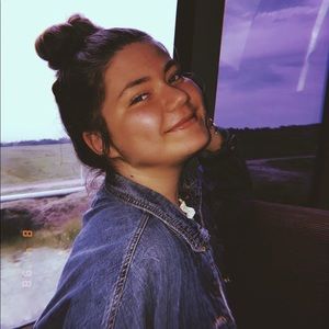 Meet your Posher, Claire